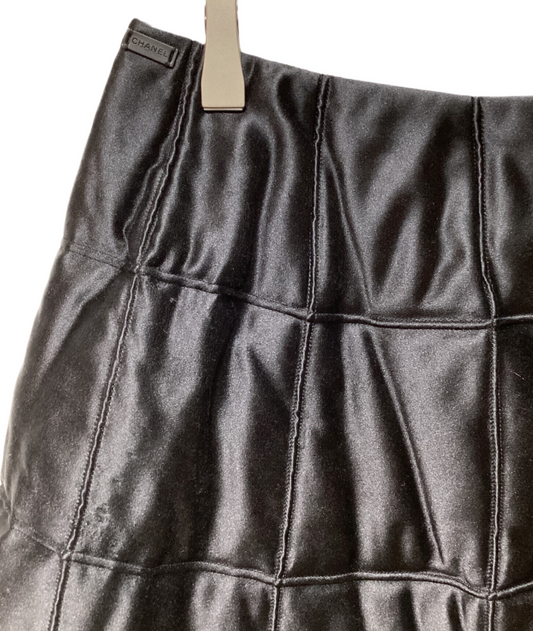 Chanel checkered quilted silk skirt