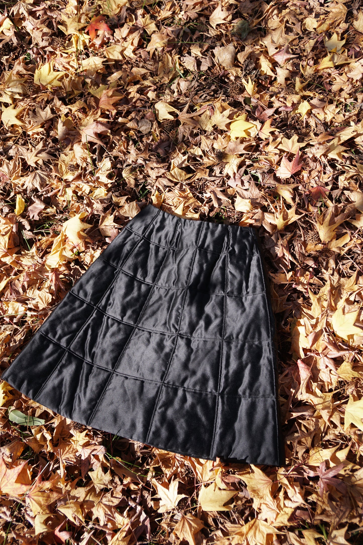 Chanel checkered quilted silk skirt