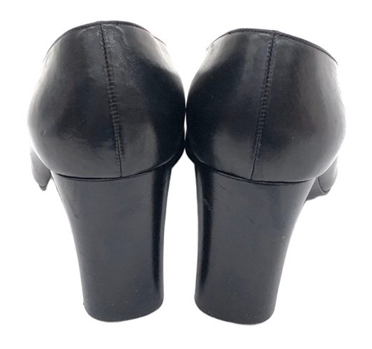 Chanel sz 37 logo cap toe pumps