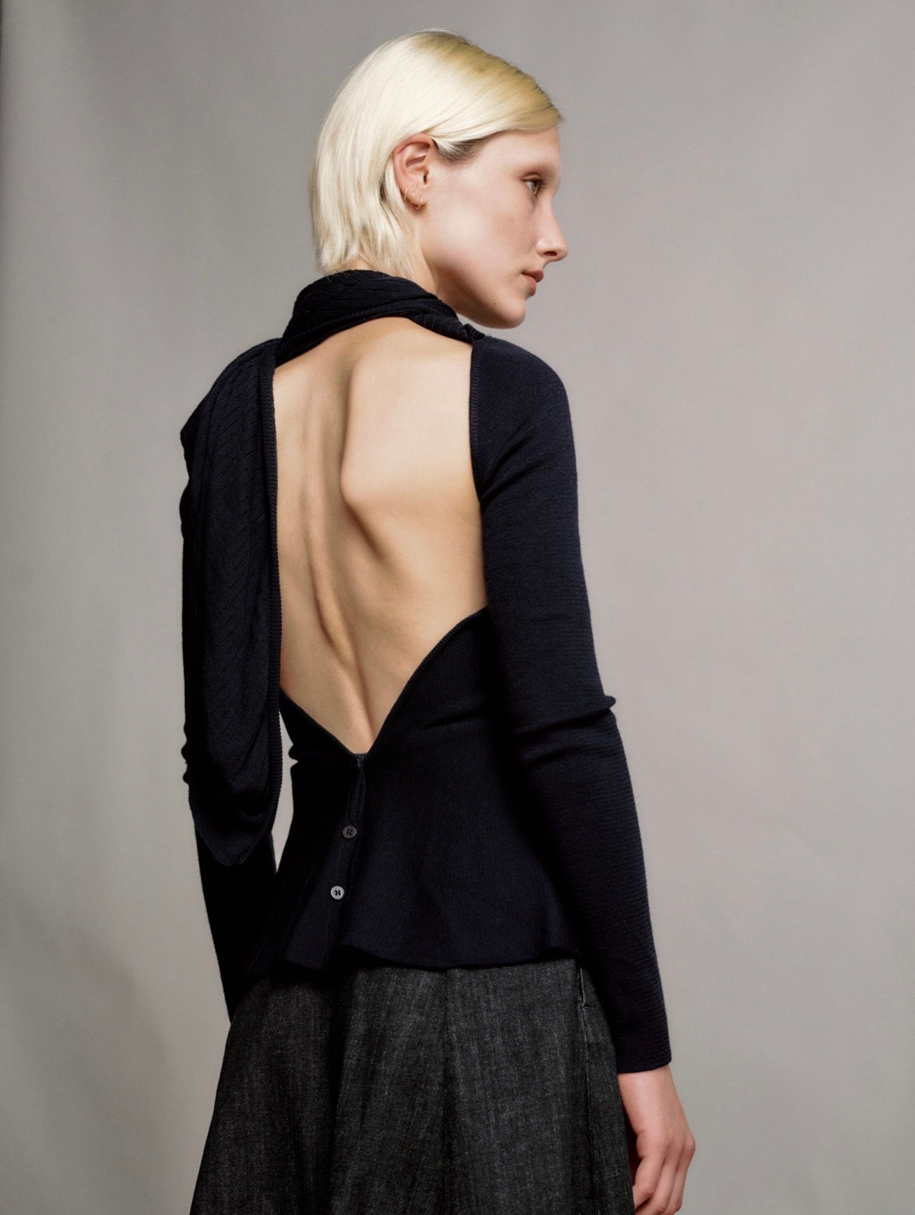 Oscar de la Renta Backless Knit w Built In Scarf