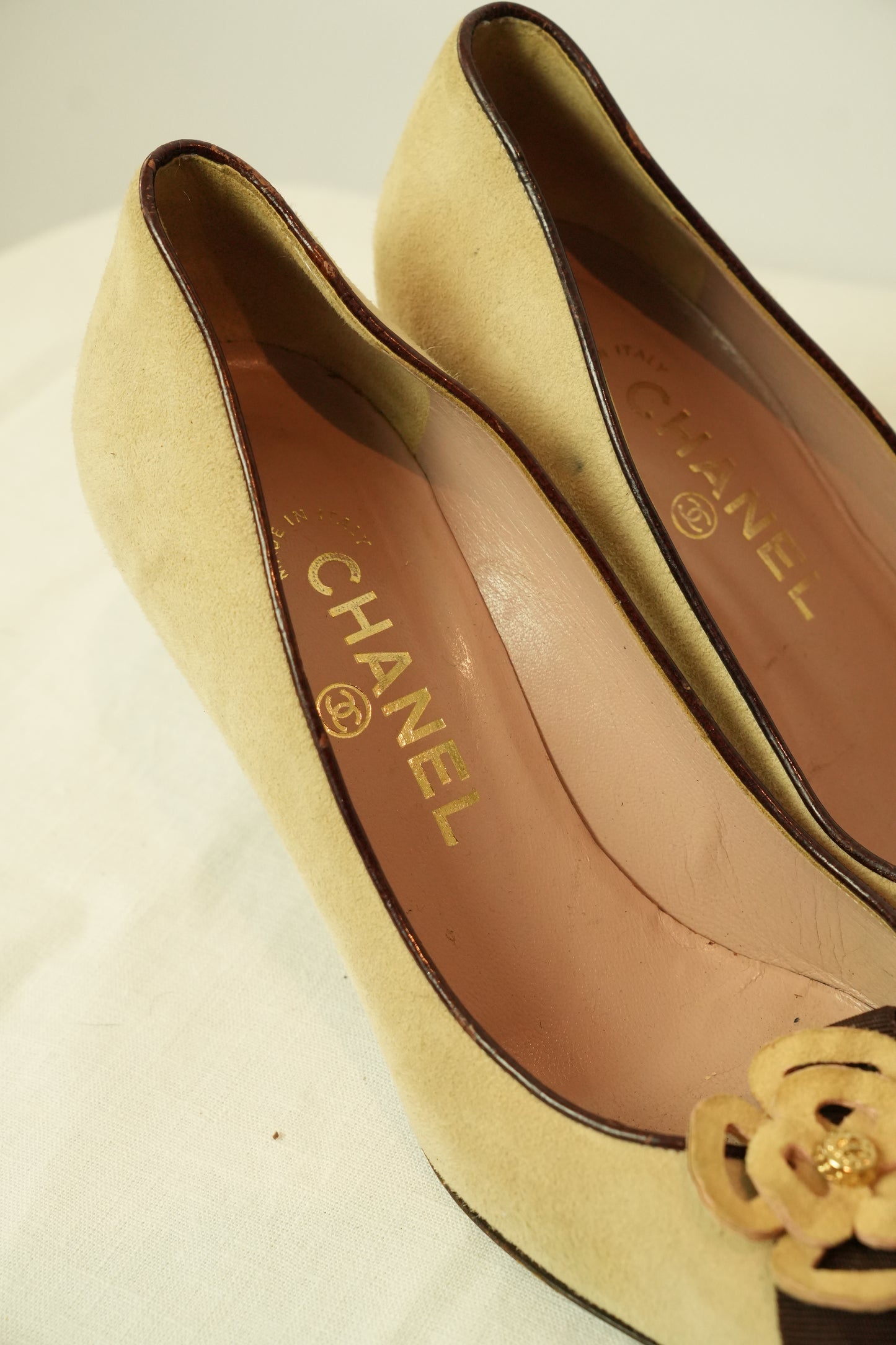 Chanel Camelia Flower Suede Beige sz 36.5 heels