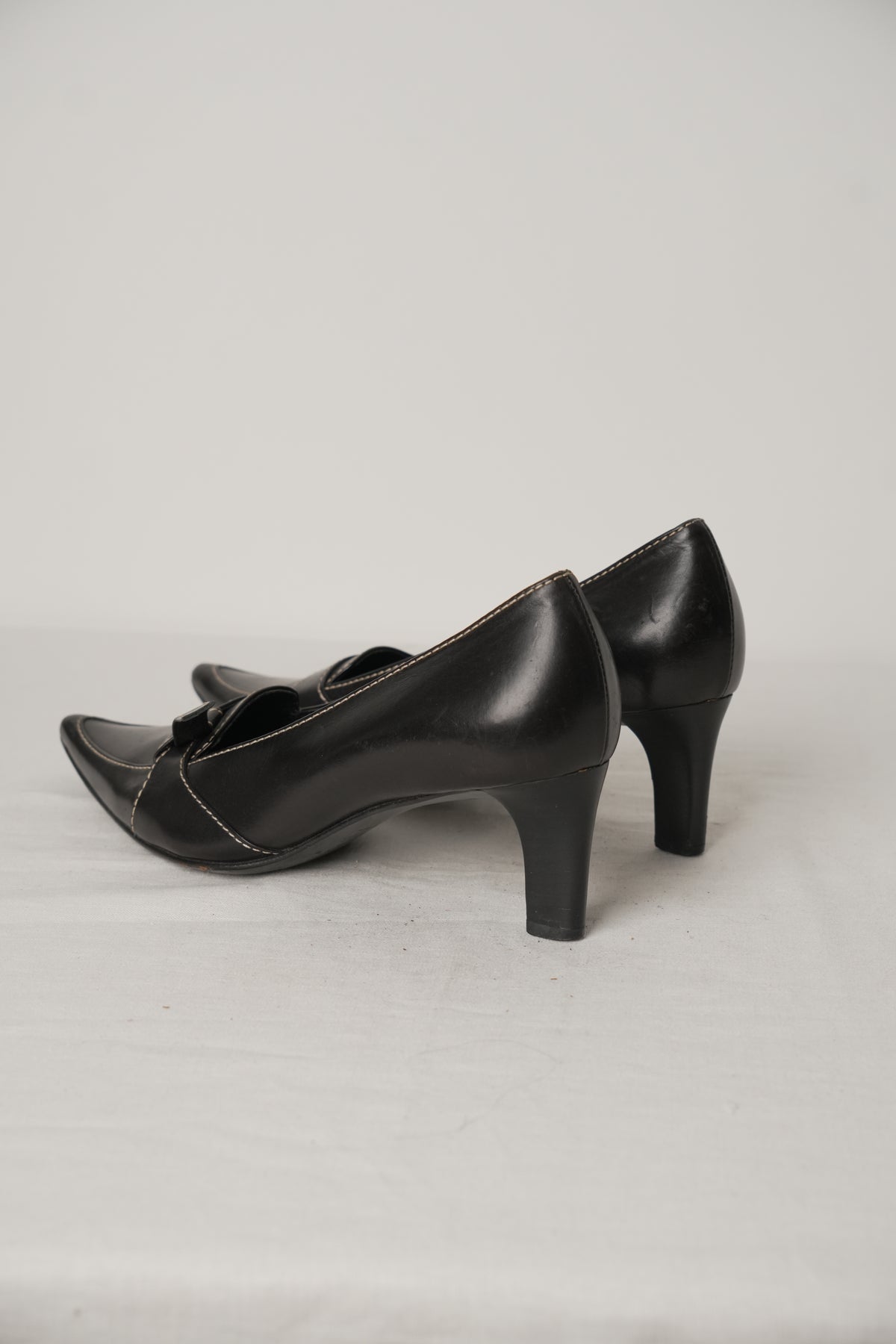 Celine Leather Point Toe w Bow Contrast Stitching Sz36.5