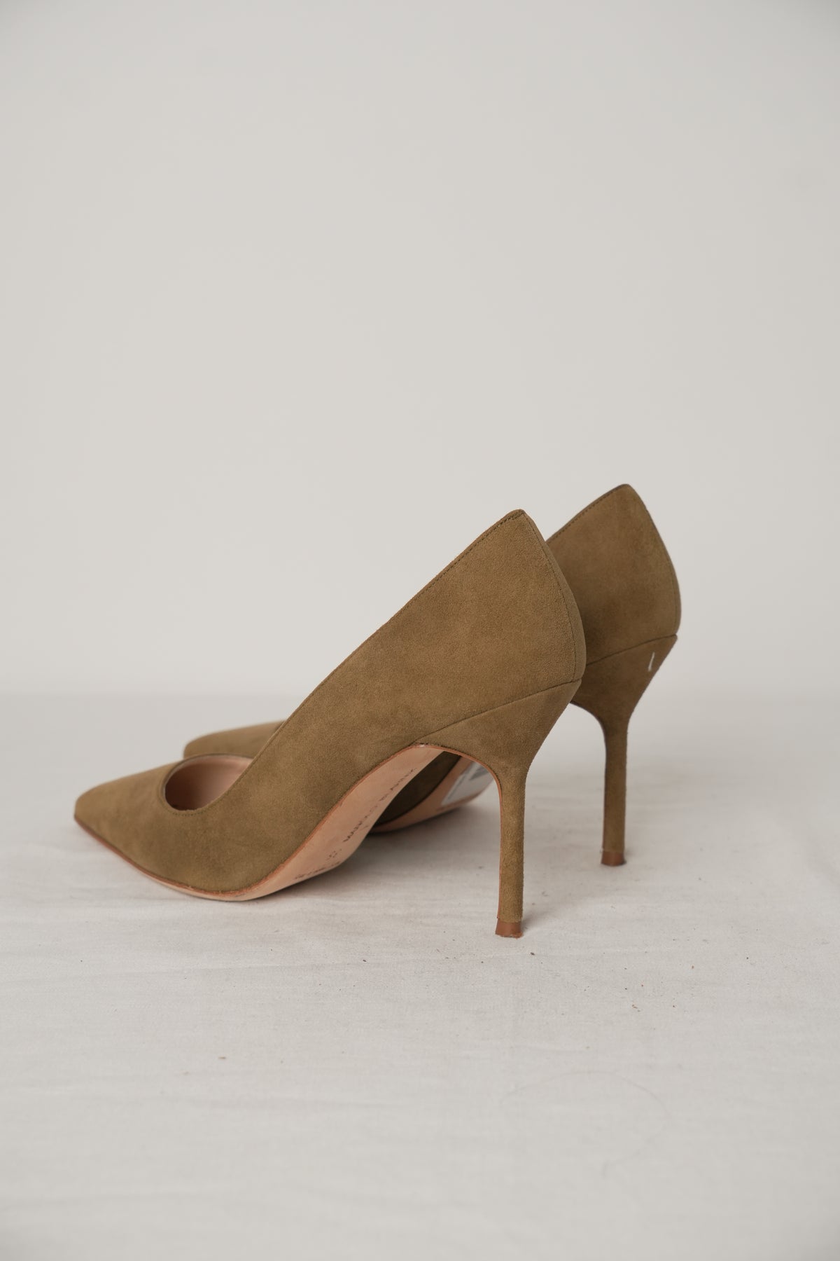 Manolo Blahnik Brown Suede Heels Sz35