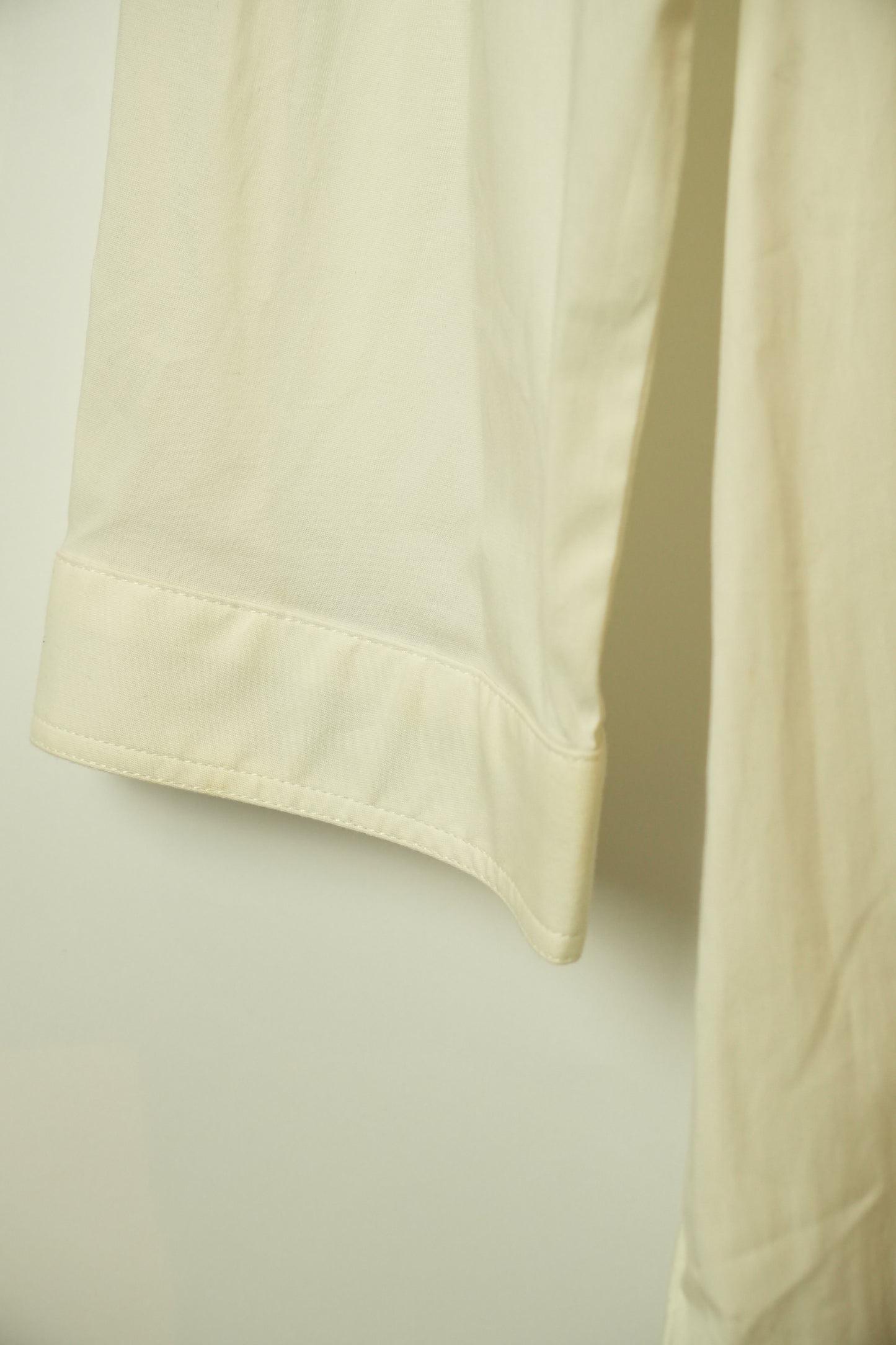 Burberry Brit White LS Button Down Blouse w Pleated Sleeve