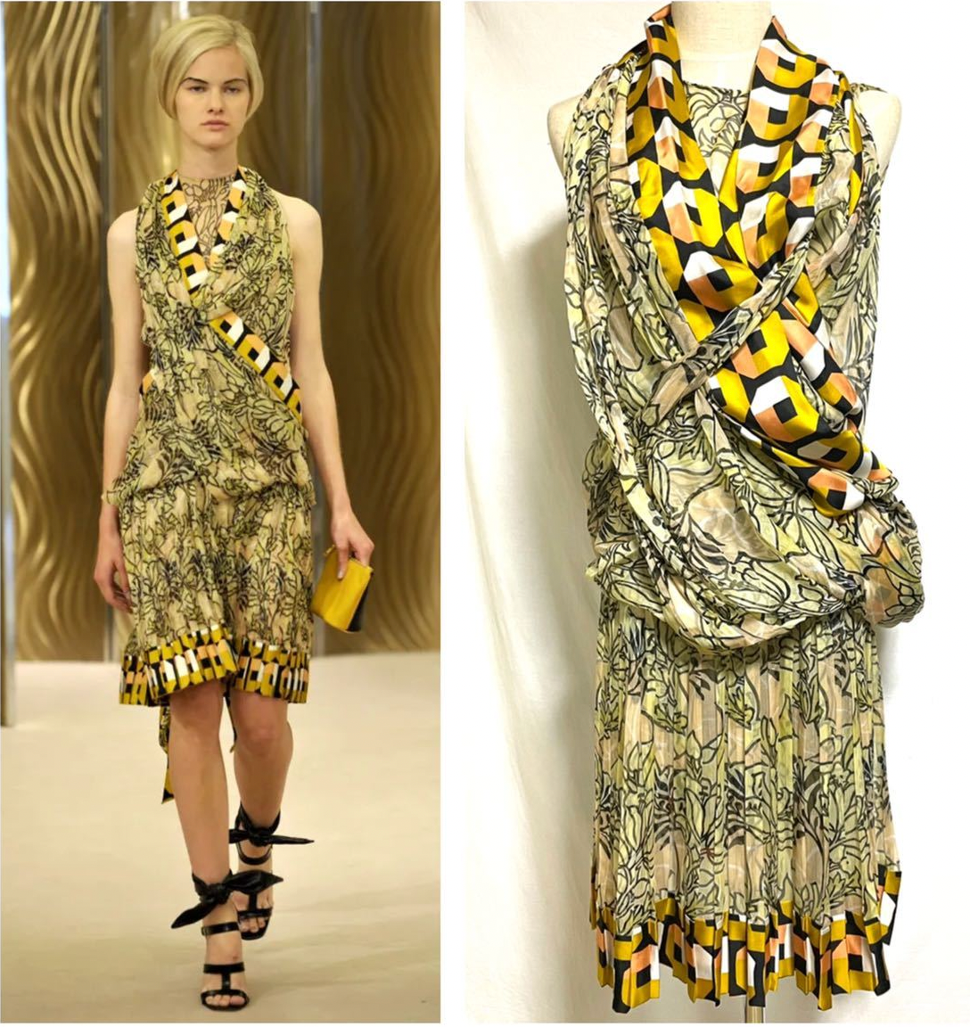 Prada sleeveless chiffon pleated flower dress