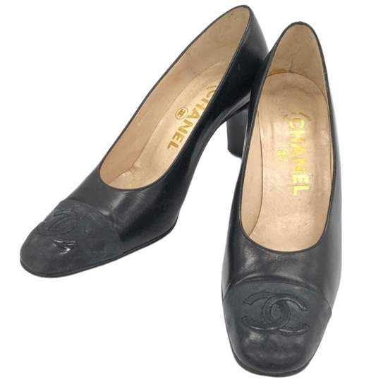 Chanel sz 37 logo cap toe pumps
