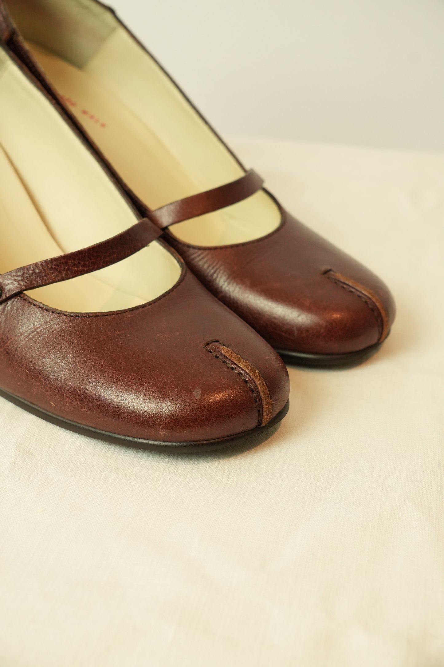 Tsumori Chisato Walk Stitch Heels Sz 24