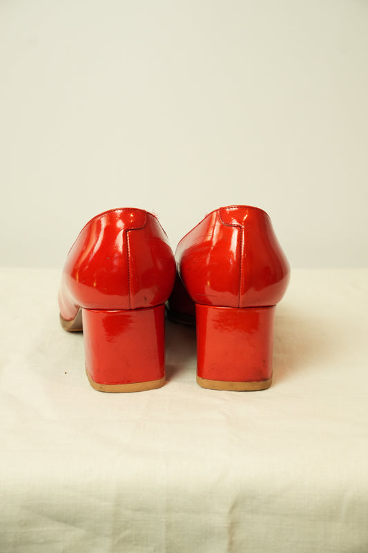 Louis Vuitton Vernis Red Ballet Pump sz 39