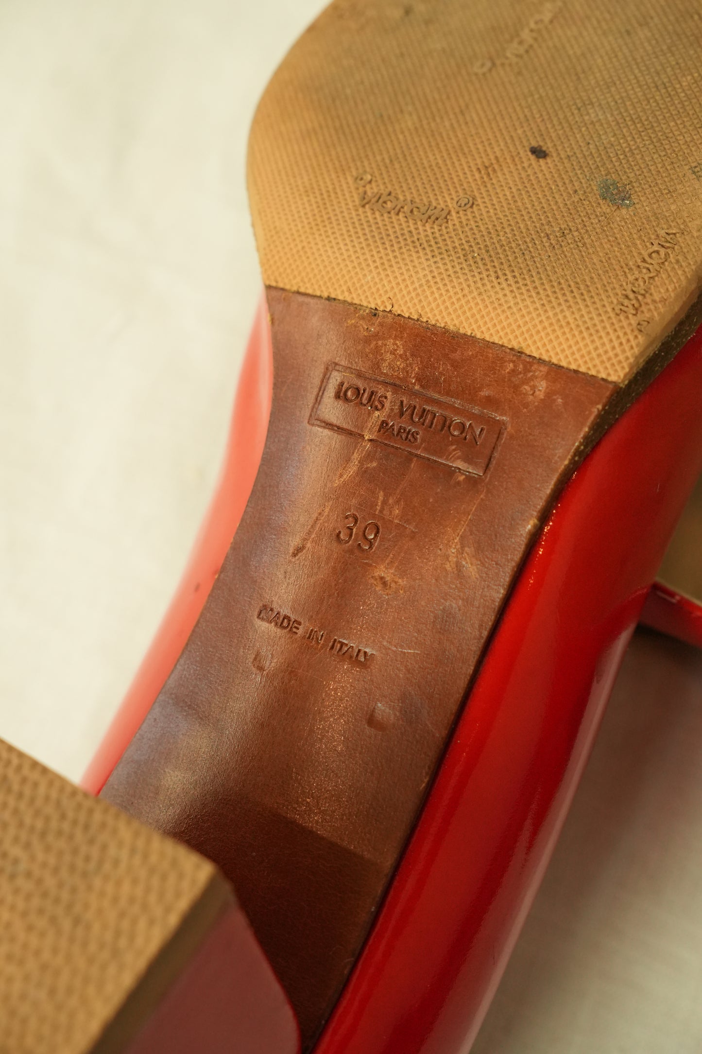Louis Vuitton Vernis Red Ballet Pump sz 39