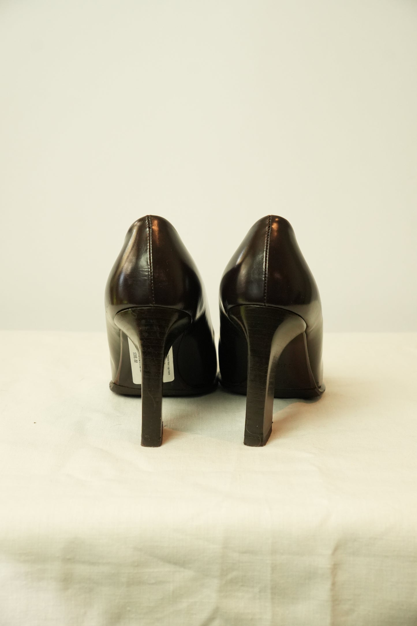 Gucci Brown Patent Leather Peeptoe Metal Logo Heels Sz36.5