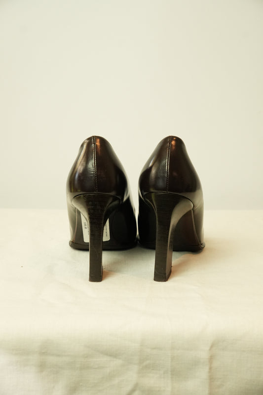 Gucci Brown Patent Leather Peeptoe Metal Logo Heels Sz36.5