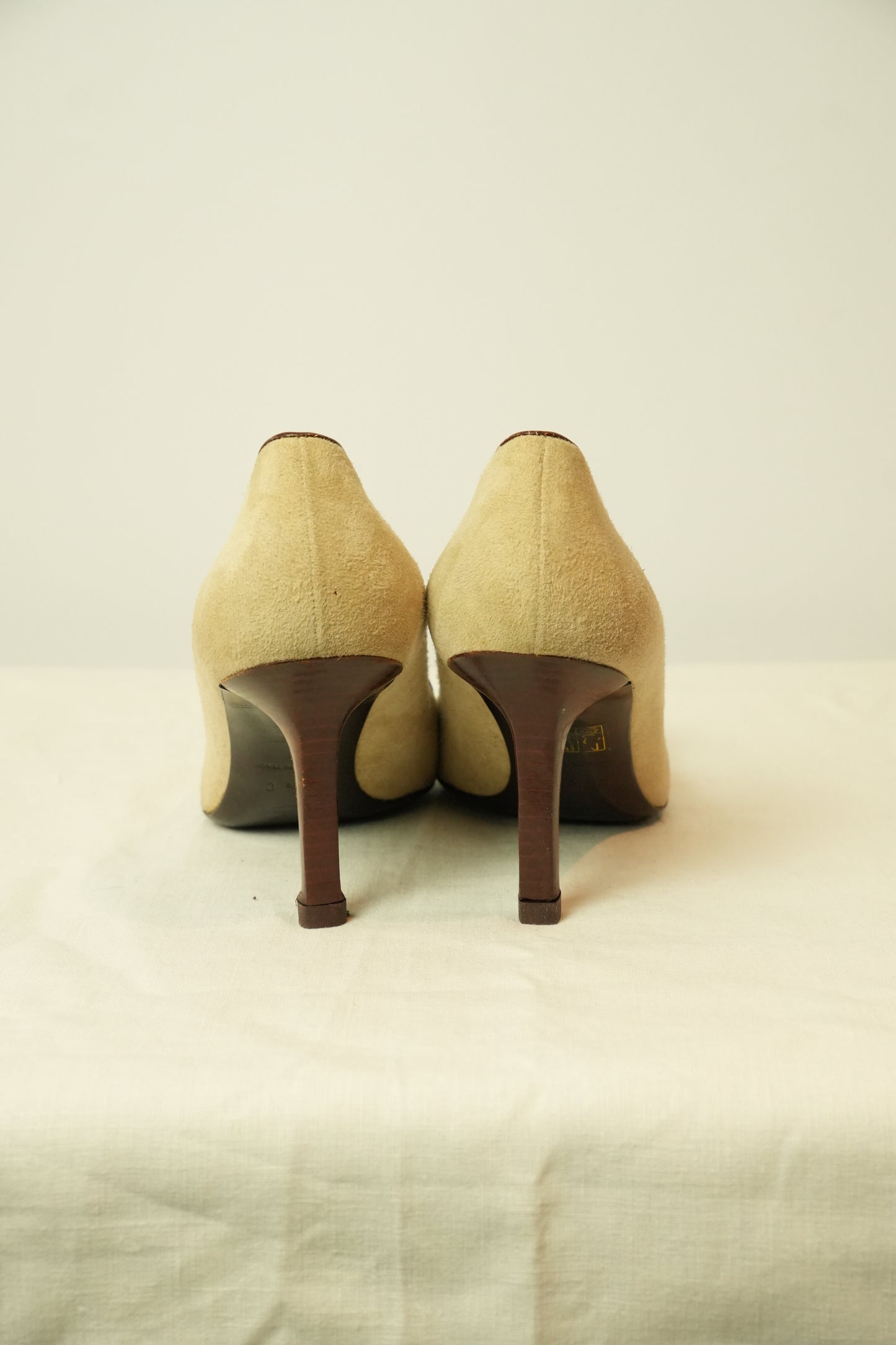 Chanel Camelia Flower Suede Beige sz 36.5 heels