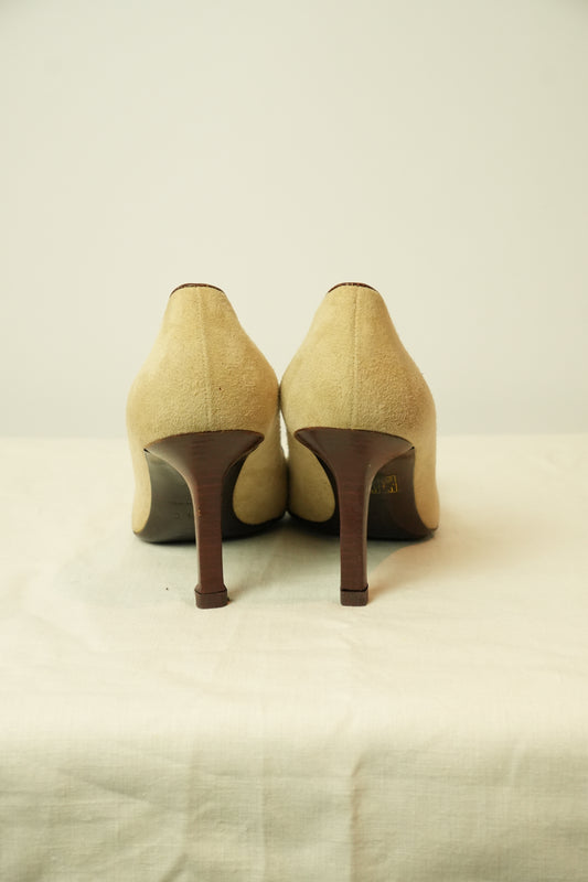 Chanel Camelia Flower Suede Beige sz 36.5 heels