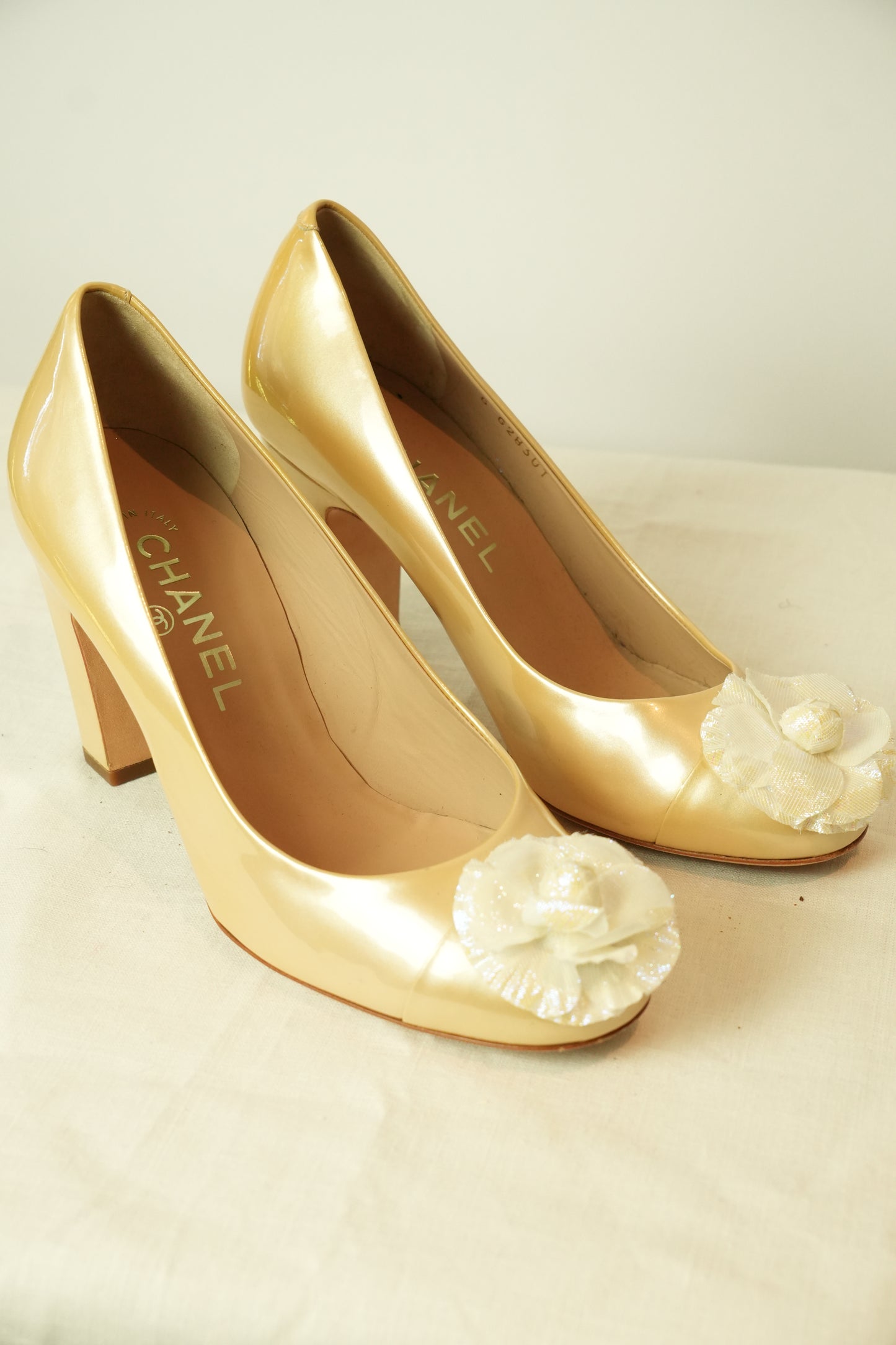 Chanel Gold Patent Pumps w Irridescent Floral Motif Sz 37