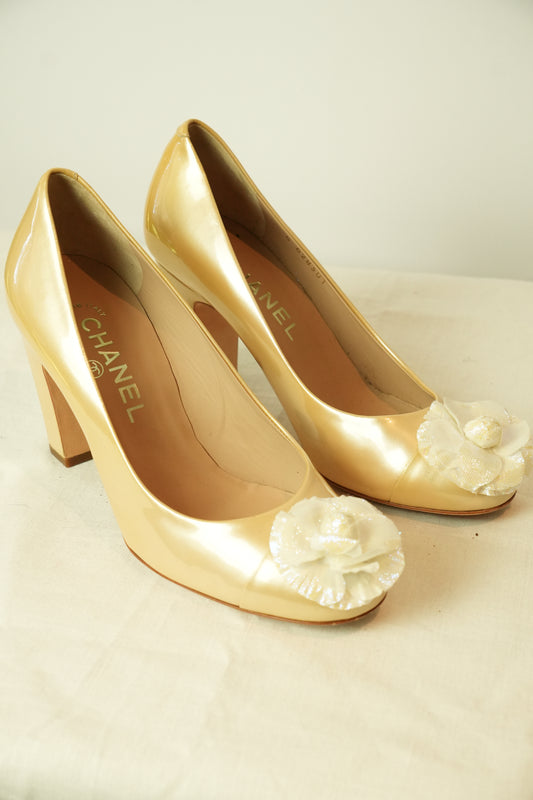 Chanel Gold Patent Pumps w Irridescent Floral Motif Sz 37