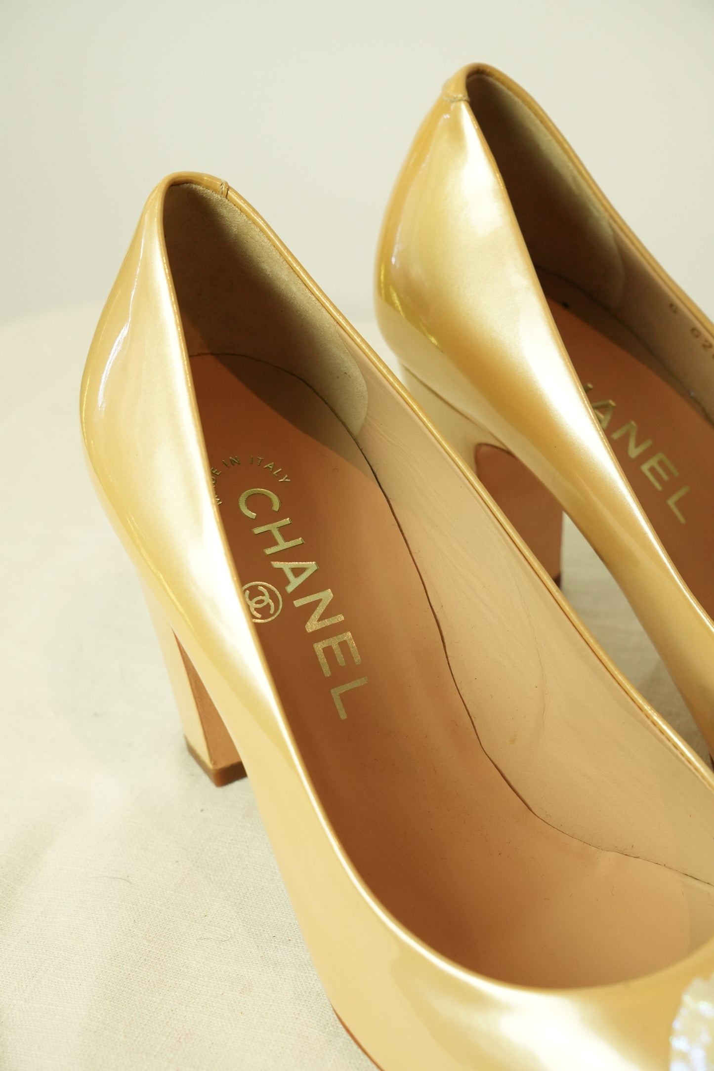 Chanel Gold Patent Pumps w Irridescent Floral Motif Sz 37