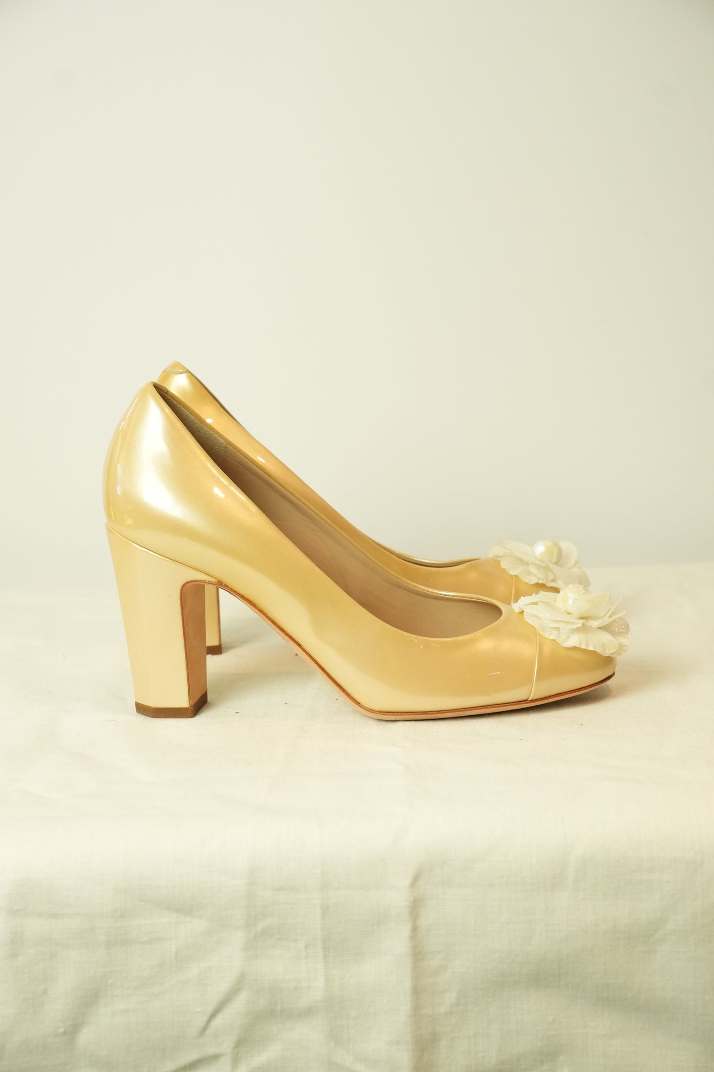 Chanel Gold Patent Pumps w Irridescent Floral Motif Sz 37