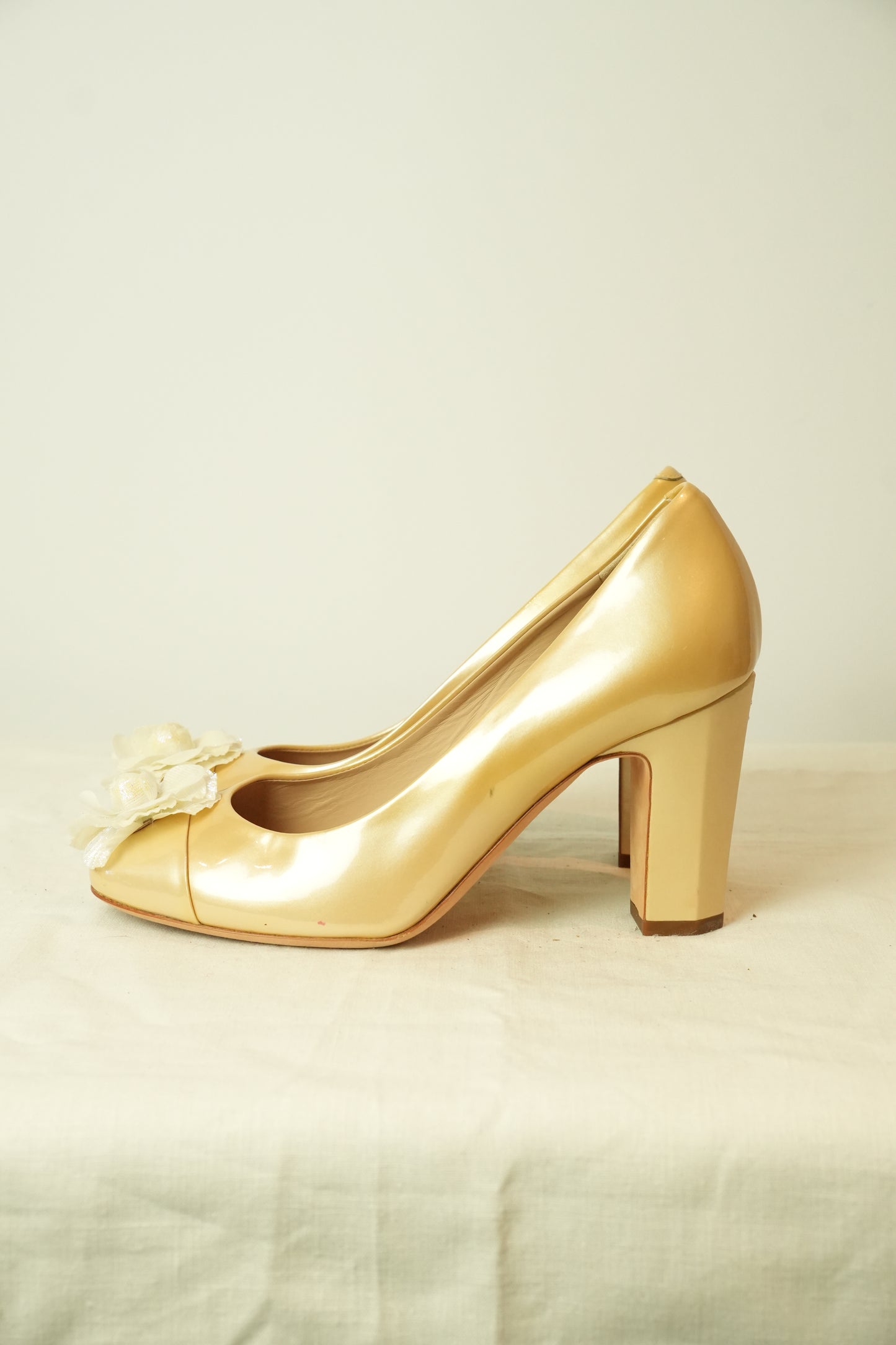 Chanel Gold Patent Pumps w Irridescent Floral Motif Sz 37