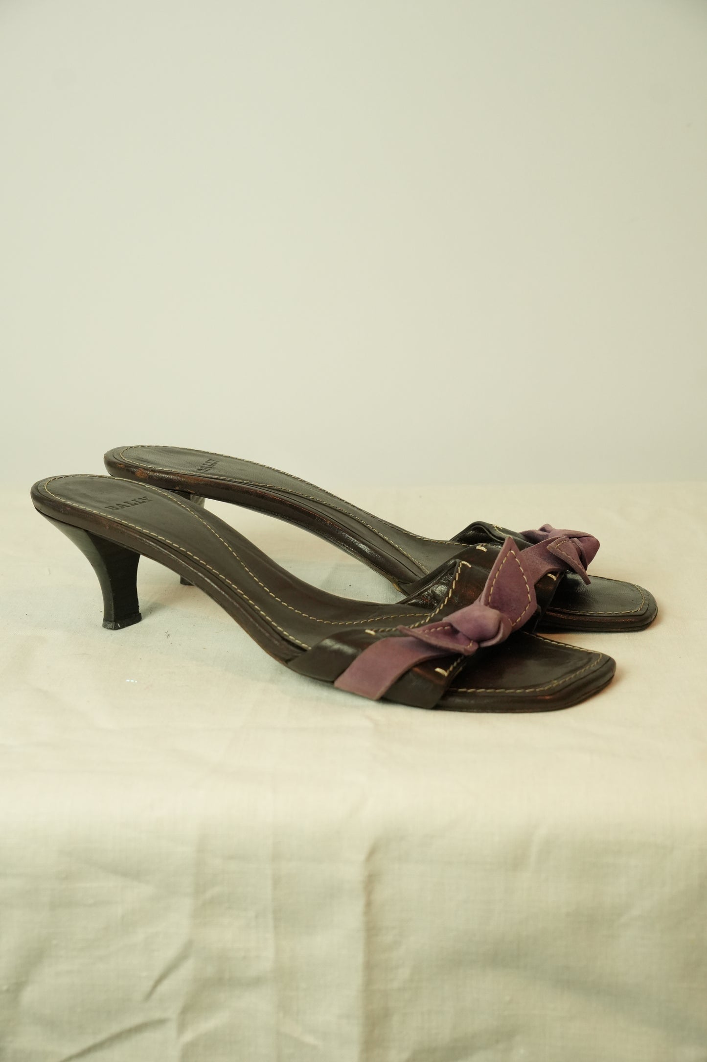 Bally Brown Leather w Purple Suede Bow Heel Sandals Sz 40