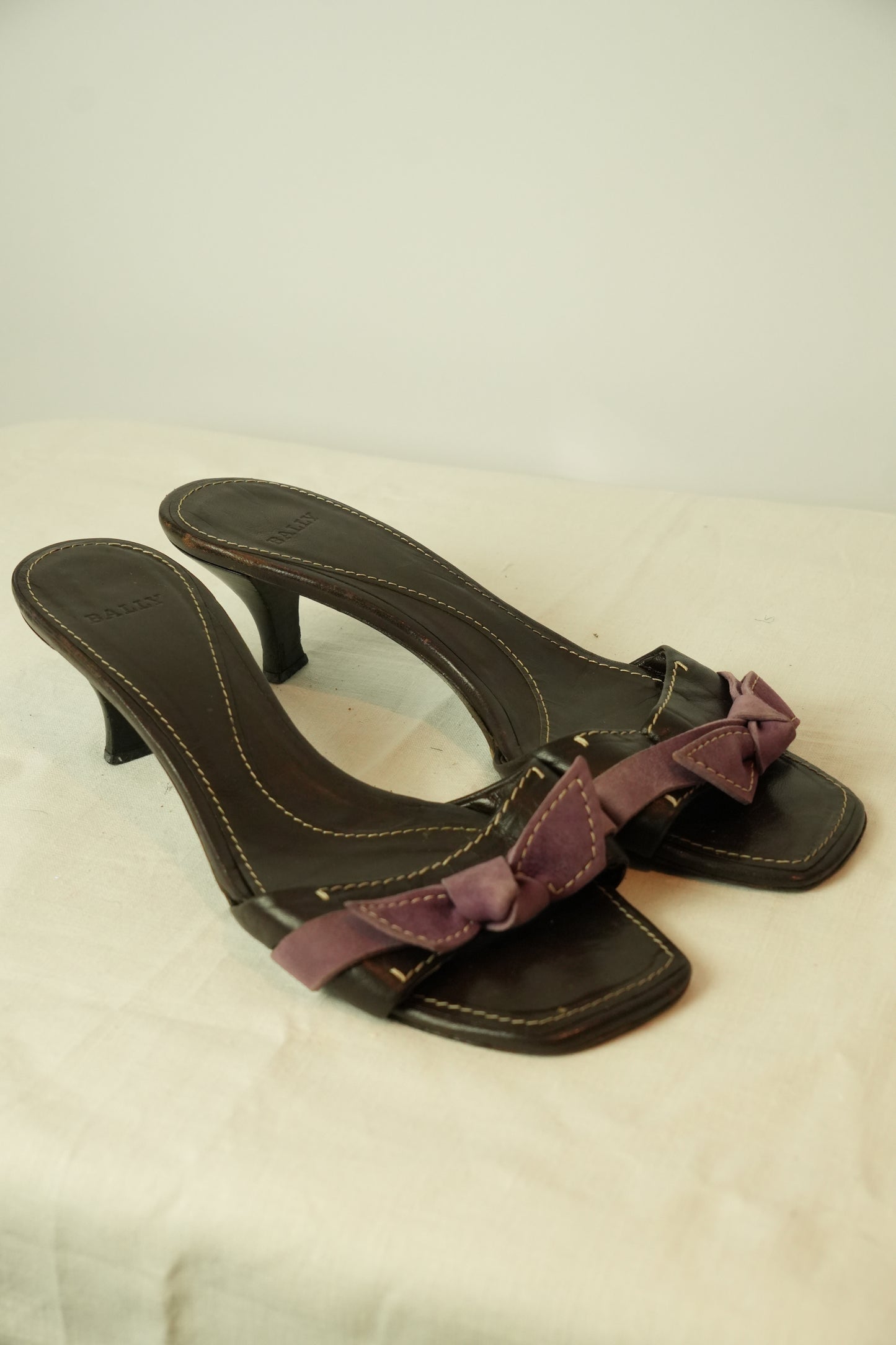 Bally Brown Leather w Purple Suede Bow Heel Sandals Sz 40