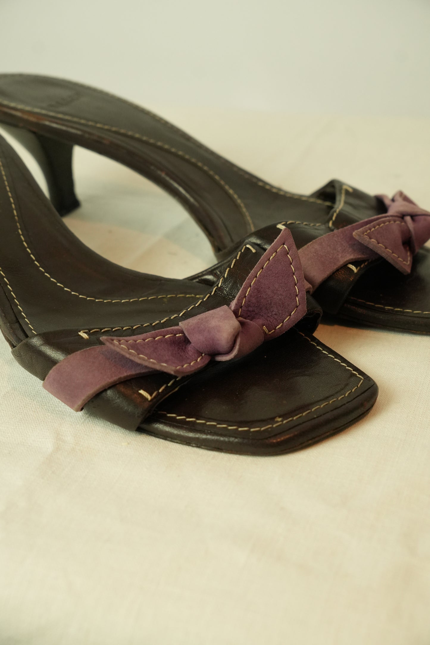 Bally Brown Leather w Purple Suede Bow Heel Sandals Sz 40