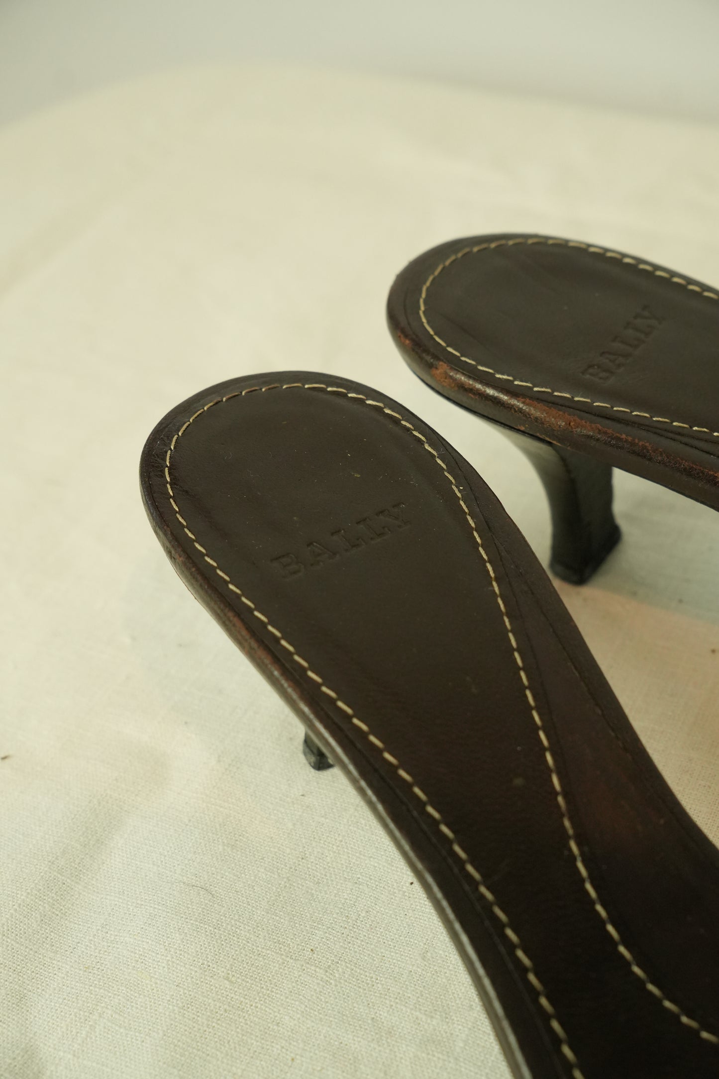 Bally Brown Leather w Purple Suede Bow Heel Sandals Sz 40