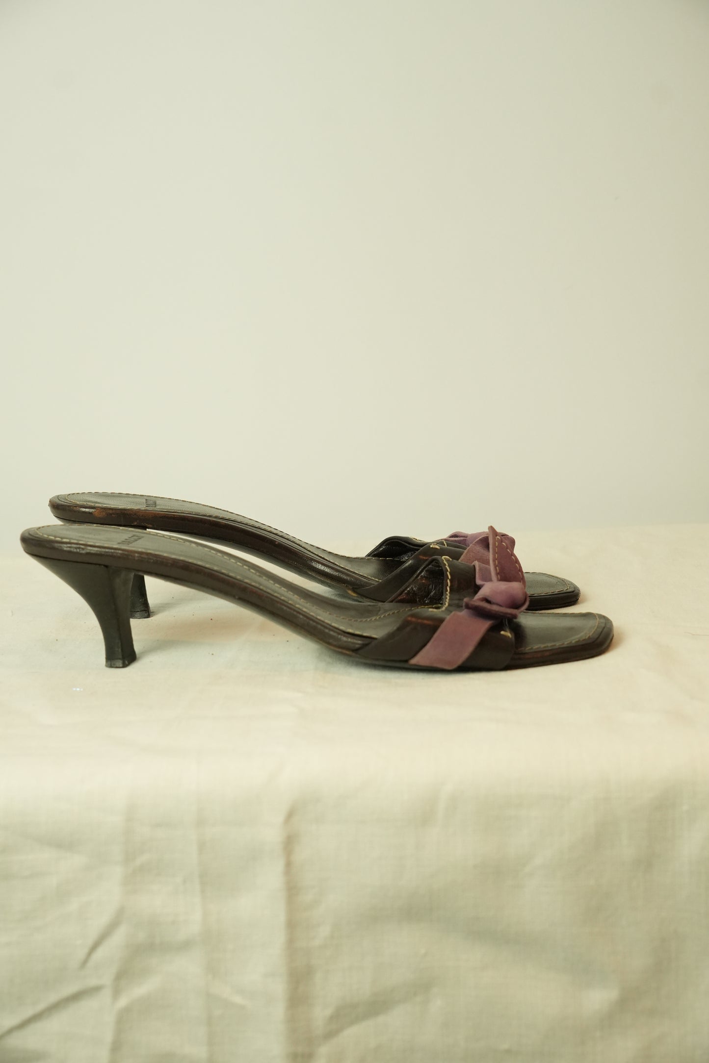 Bally Brown Leather w Purple Suede Bow Heel Sandals Sz 40