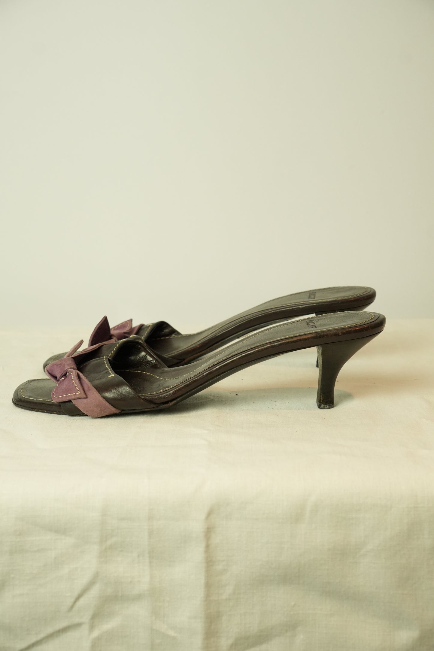 Bally Brown Leather w Purple Suede Bow Heel Sandals Sz 40