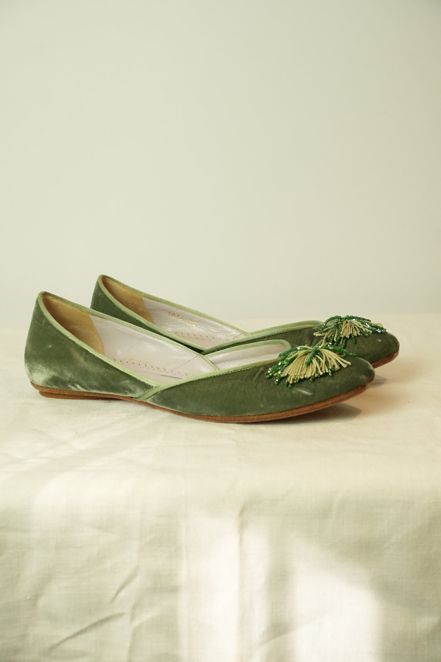 Etro Velvet Flats w Beaded Tassel Sz 38