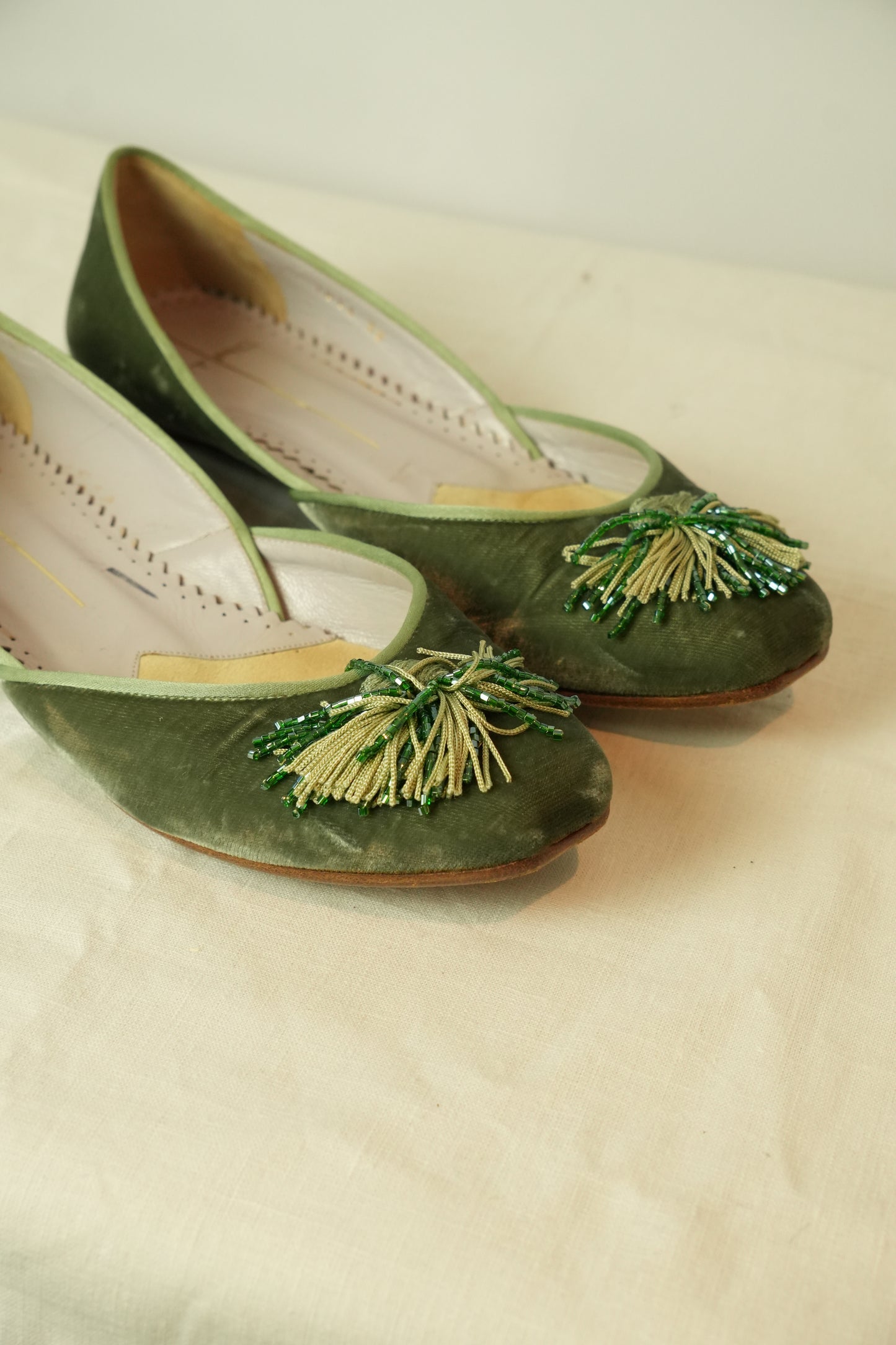 Etro Velvet Flats w Beaded Tassel Sz 38