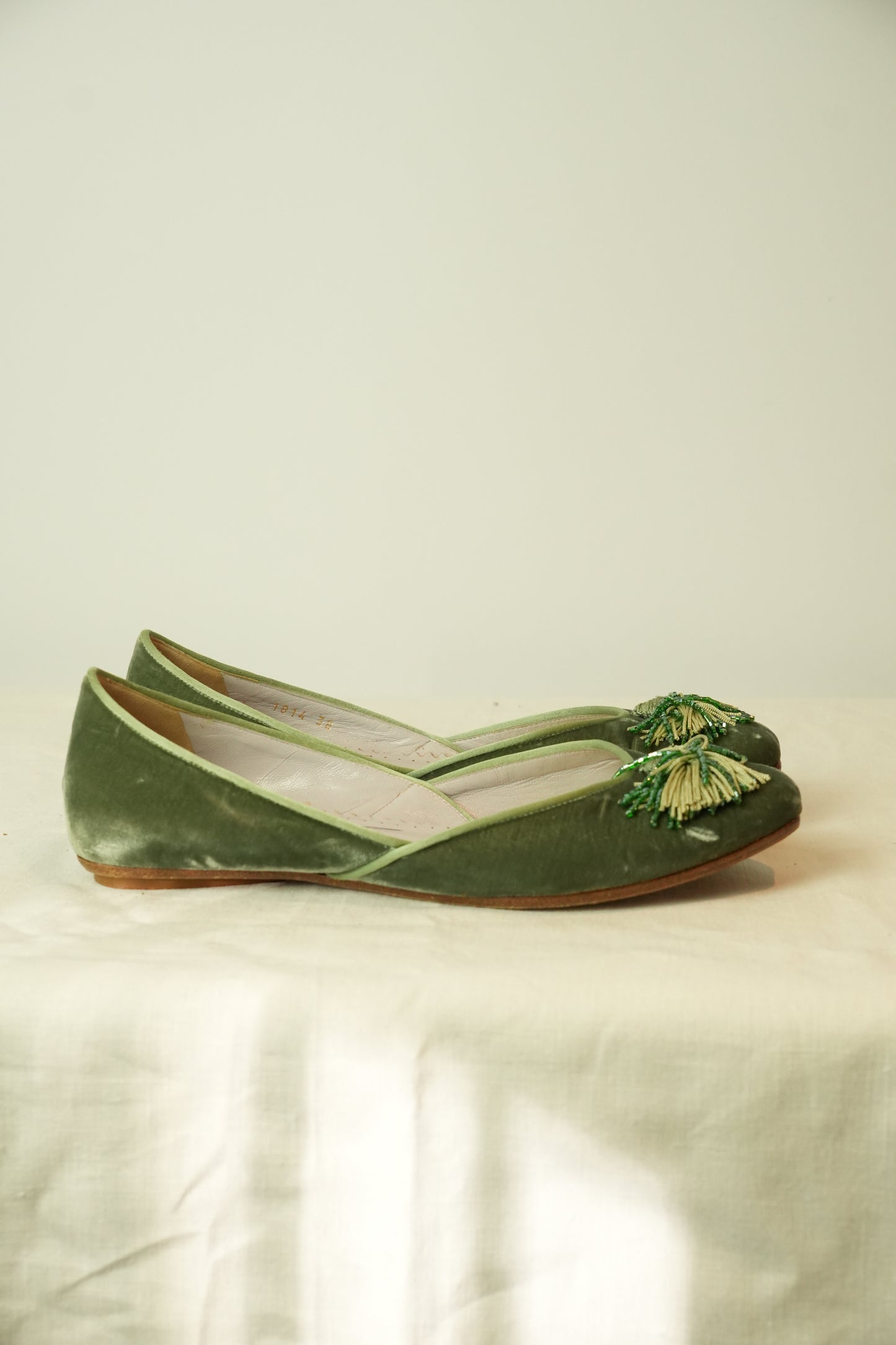 Etro Velvet Flats w Beaded Tassel Sz 38