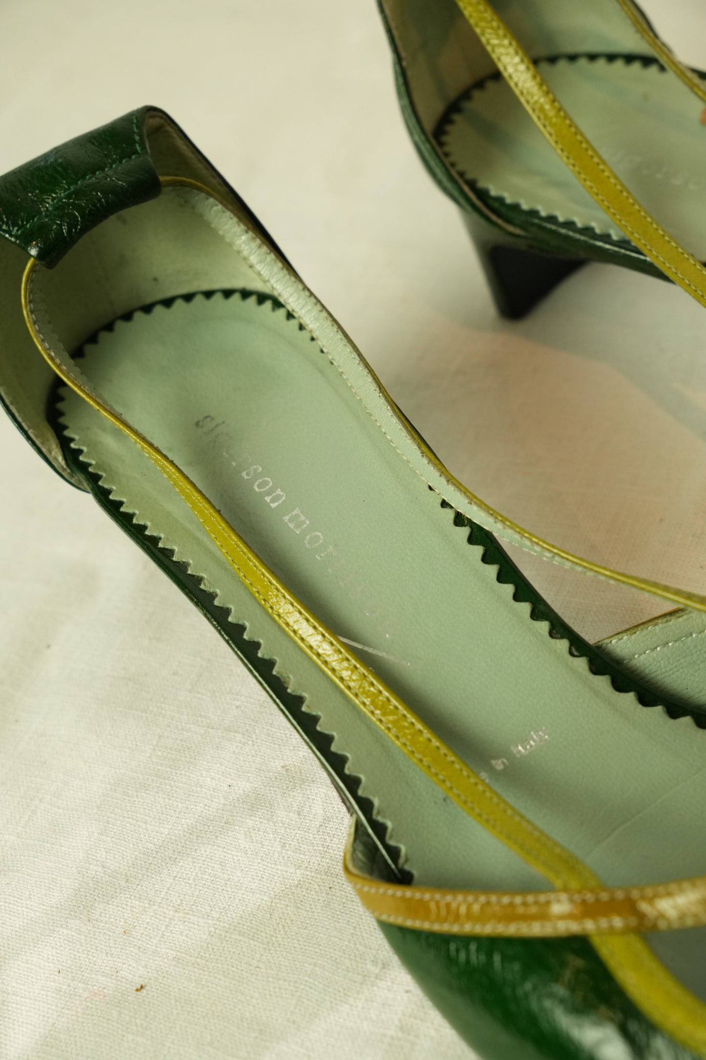 Sigerson Morrison Green Patent Leather Point Toe Kitten Heels Sz 7.5