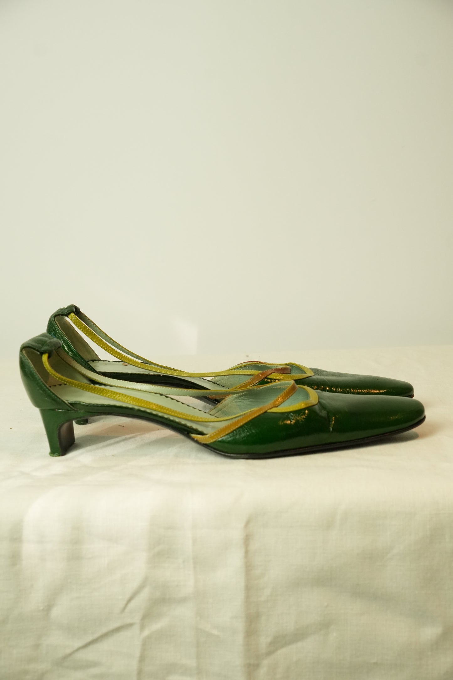 Sigerson Morrison Green Patent Leather Point Toe Kitten Heels Sz 7.5
