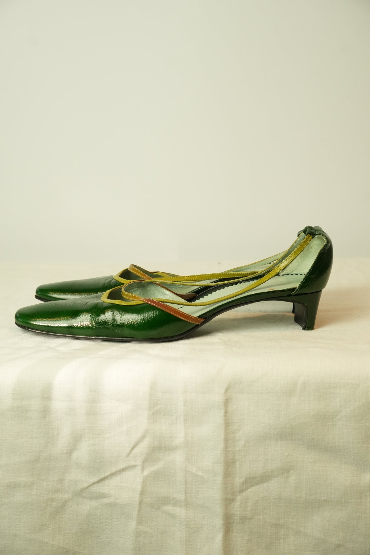 Sigerson Morrison Green Patent Leather Point Toe Kitten Heels Sz 7.5