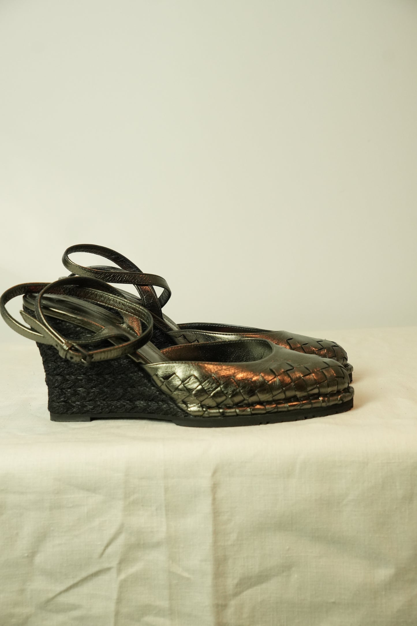 Bottega Veneta Intrecciato Woven Wedge Sandals Sz 37