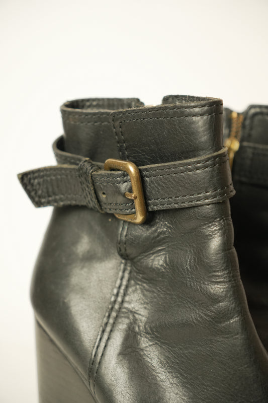 Burberry Peeptoe Leather Platform Wedges Sz 38
