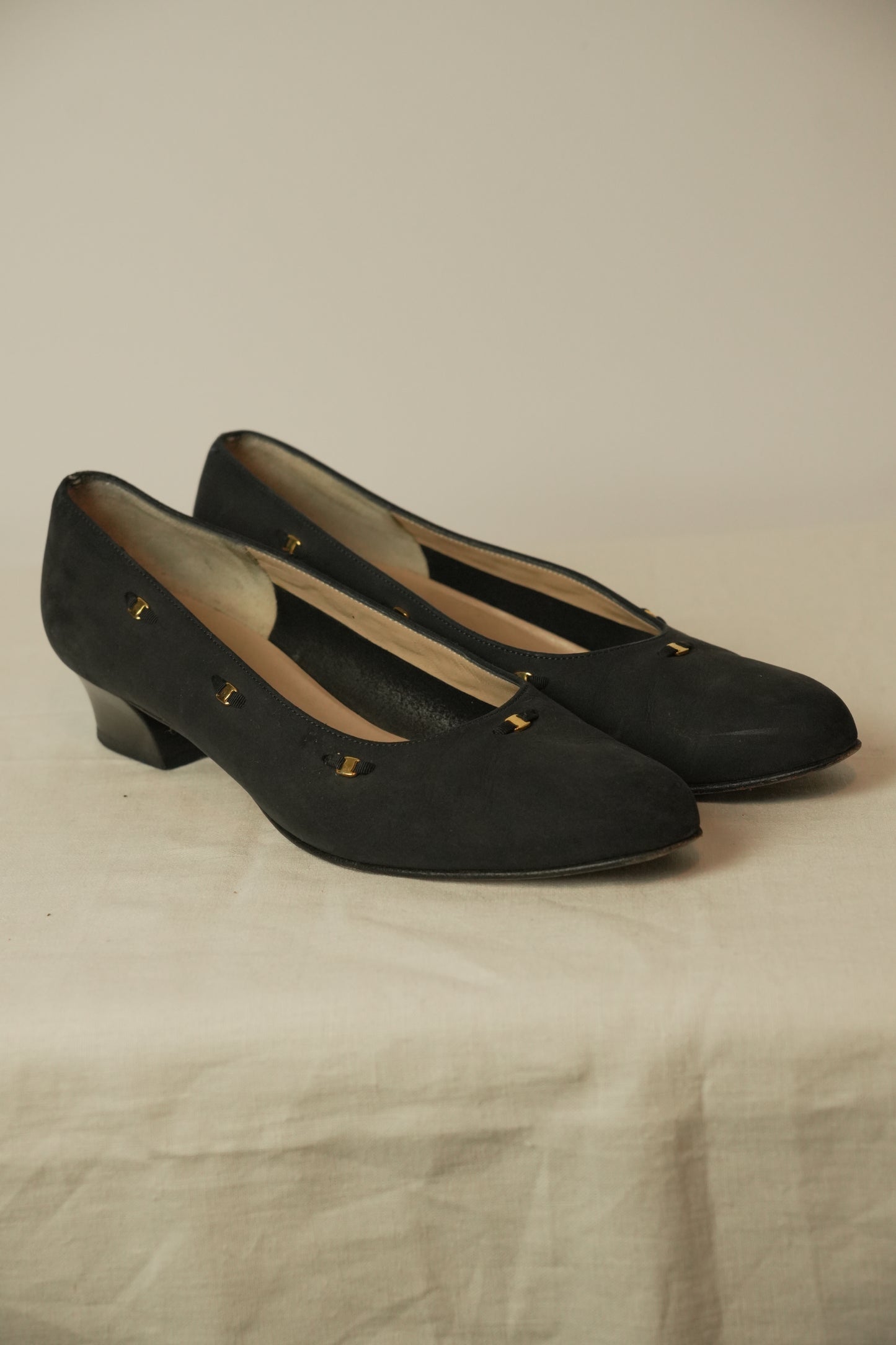 Salvatore Ferragamo Gold Logo Trim Ballet Flats Sz 38