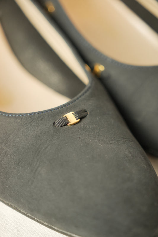 Salvatore Ferragamo Gold Logo Trim Ballet Flats Sz 38