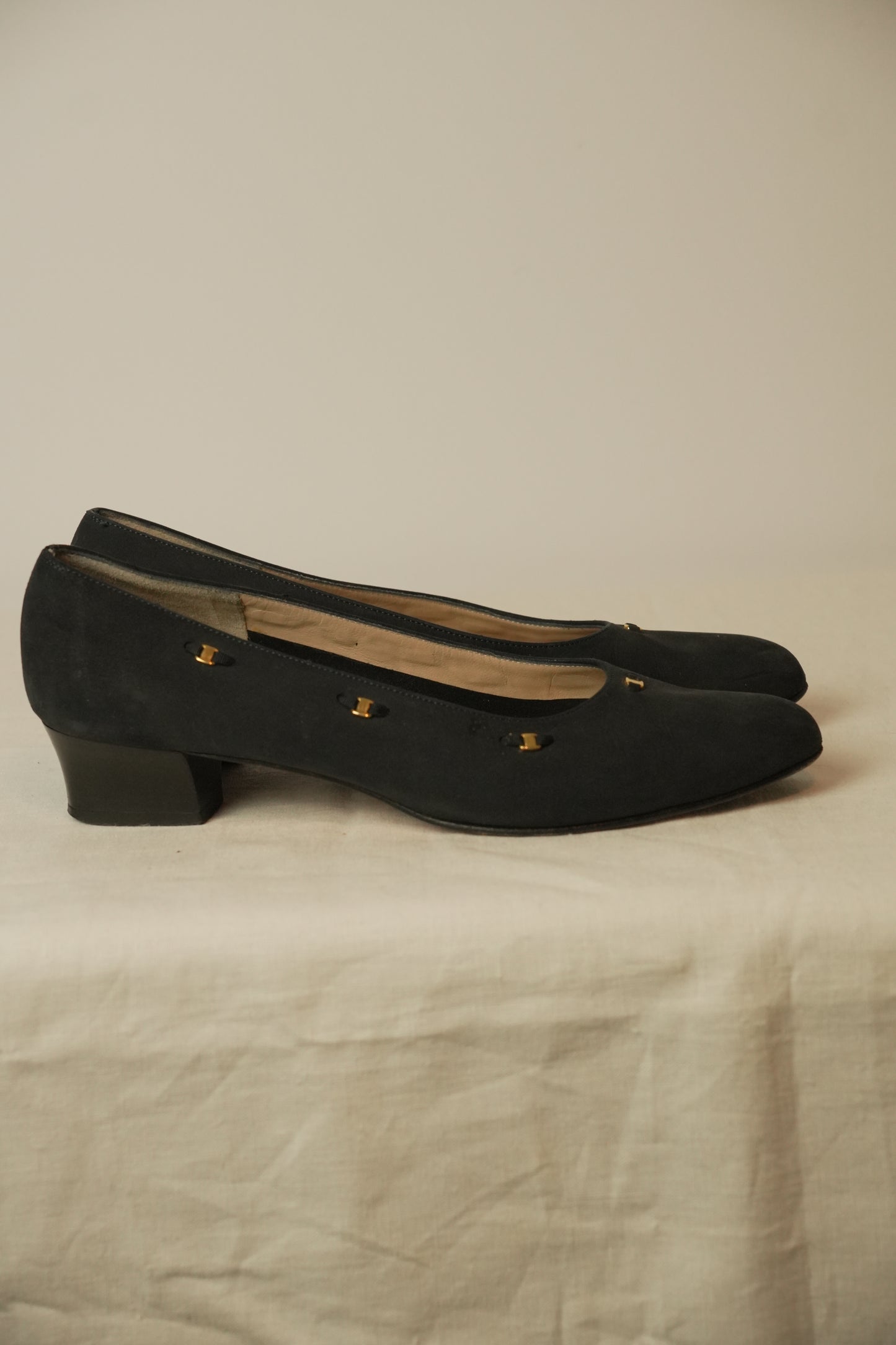 Salvatore Ferragamo Gold Logo Trim Ballet Flats Sz 38