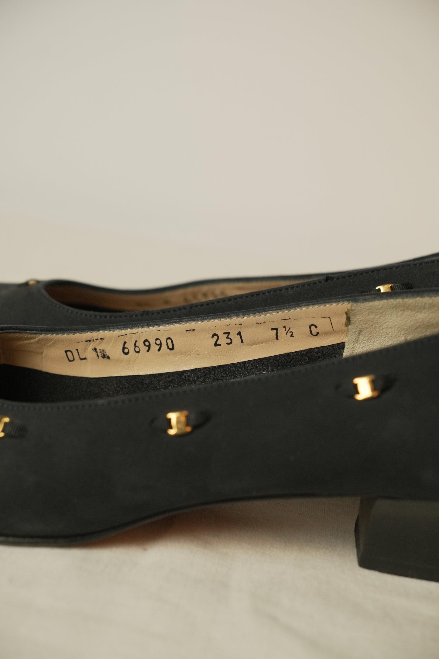 Salvatore Ferragamo Gold Logo Trim Ballet Flats Sz 38