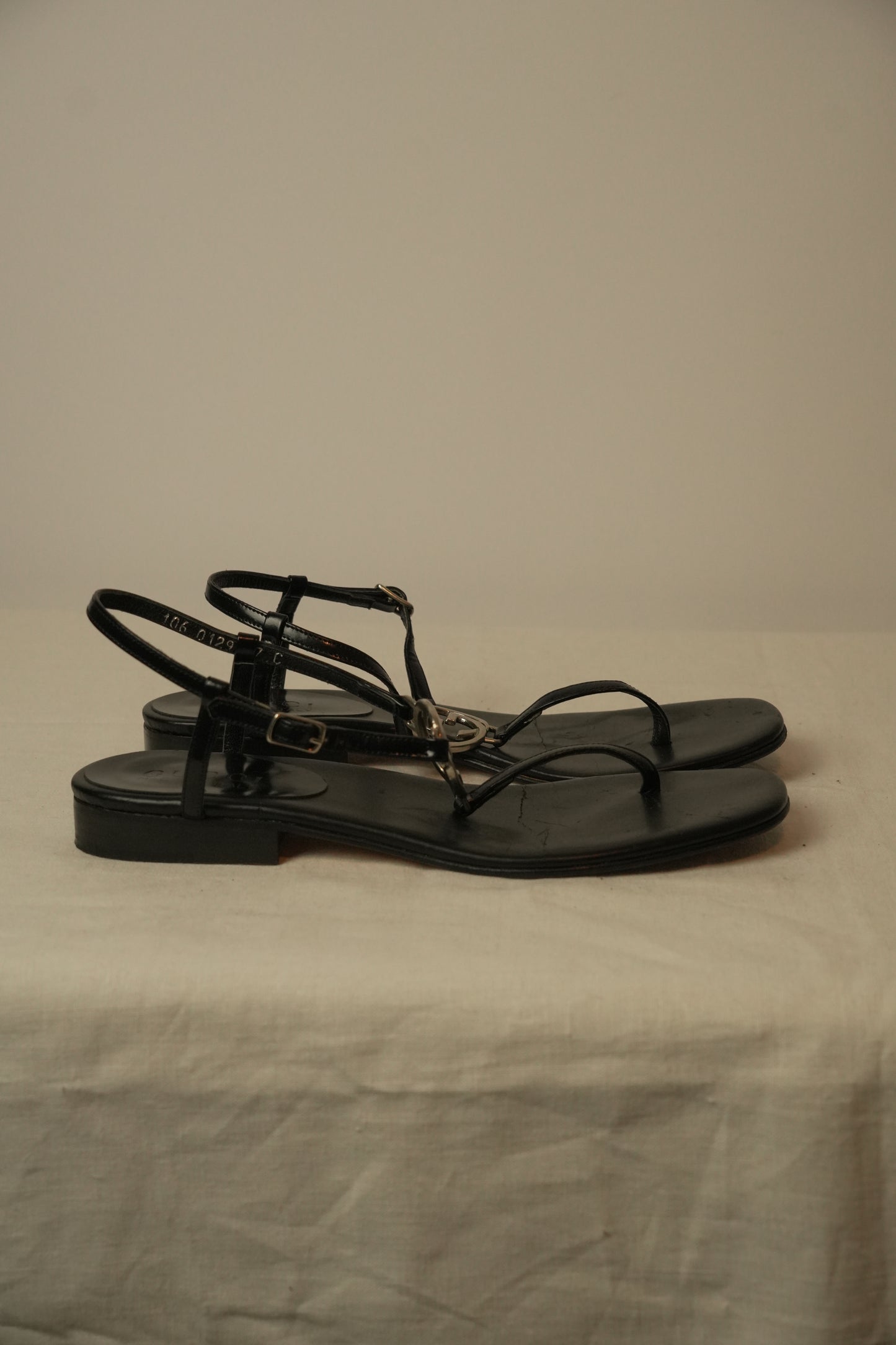 Gucci Leather Sandals w Metal Logo w box Sz37