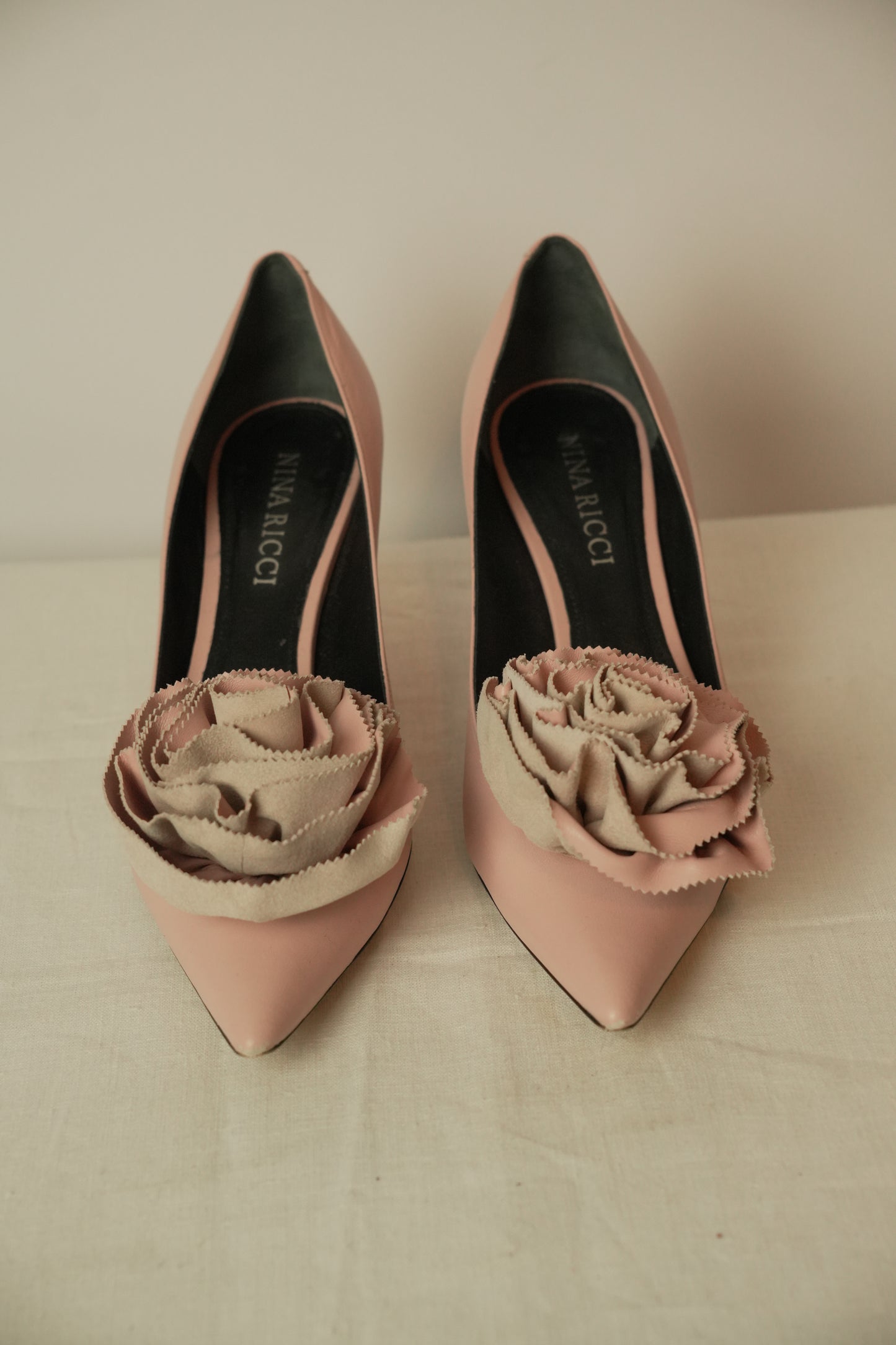 Nina Ricci Floral Motif Nude Pumps sz 37.5