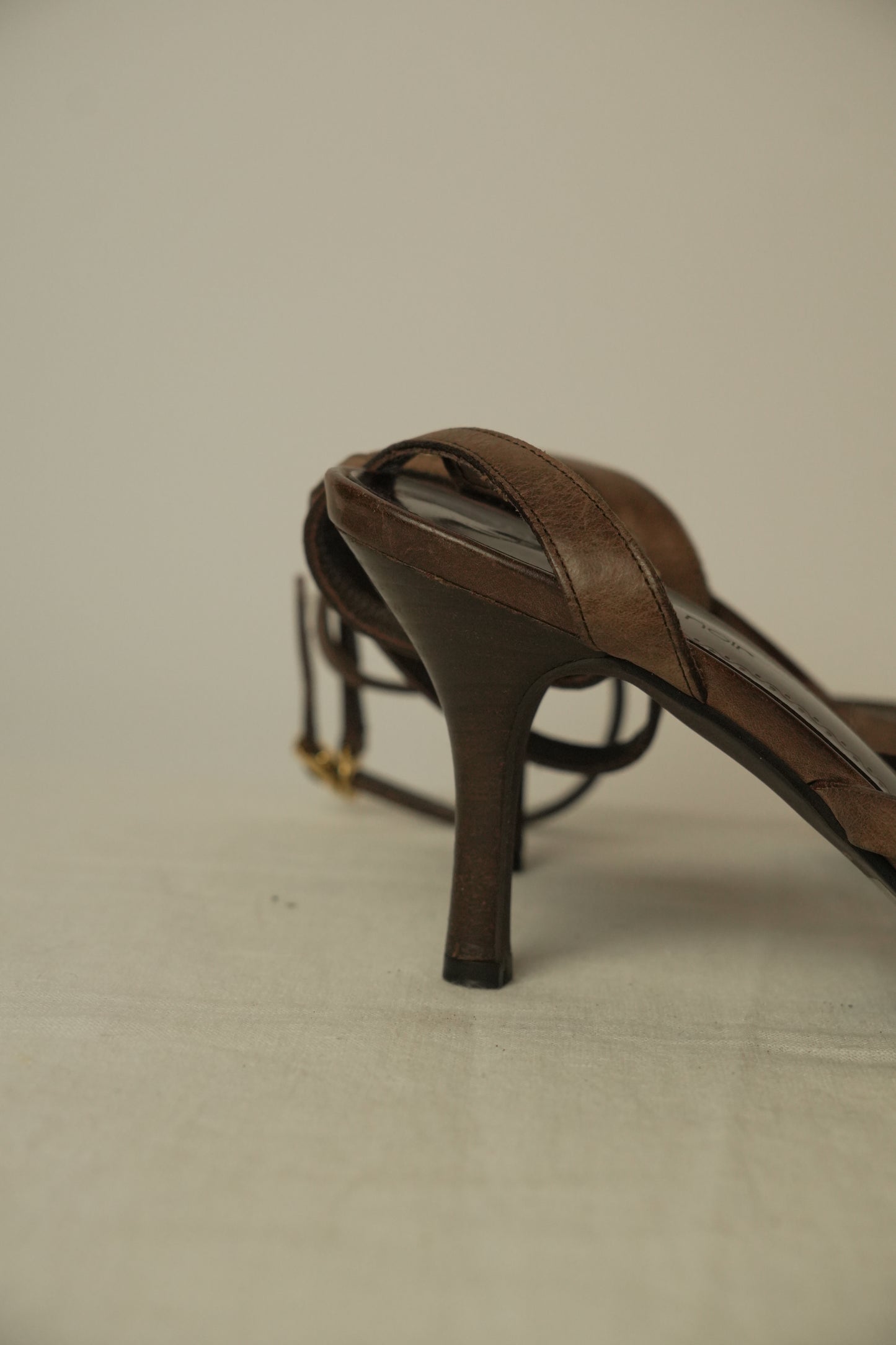 Paradis Noir Brown Cross Cross Leather Strappy Sandal Heels Sz 24.5