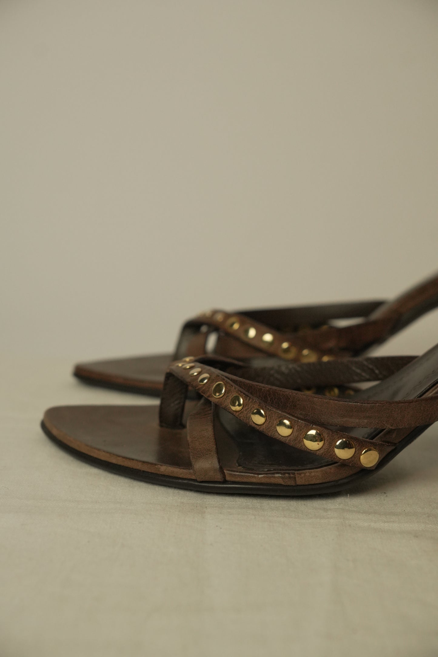 Paradis Noir Brown Cross Cross Leather Strappy Sandal Heels Sz 24.5