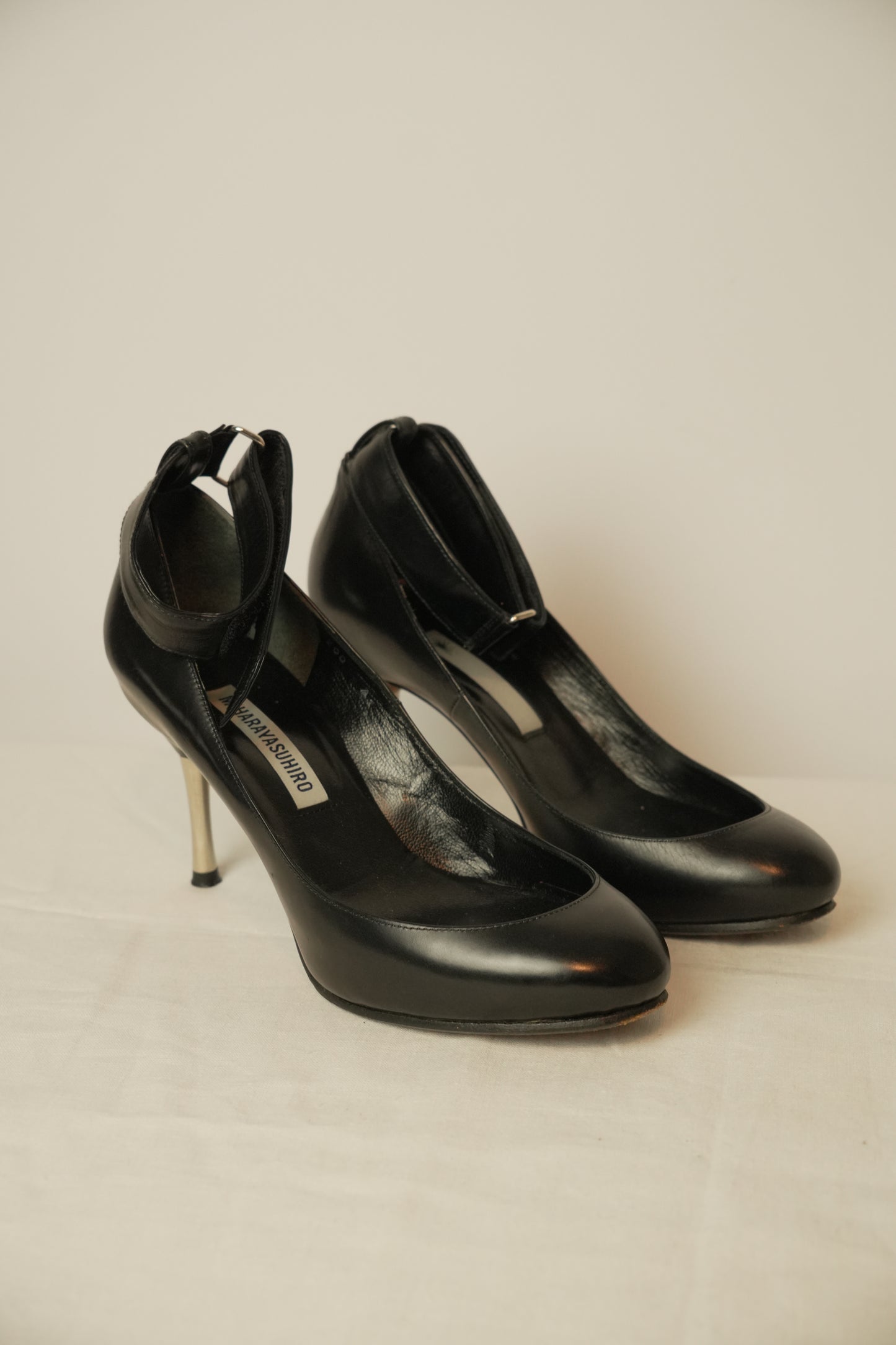 Mihara Yasuhiro Toe Cleavage Leather Metal Pumps w Ankle Strap Sz24