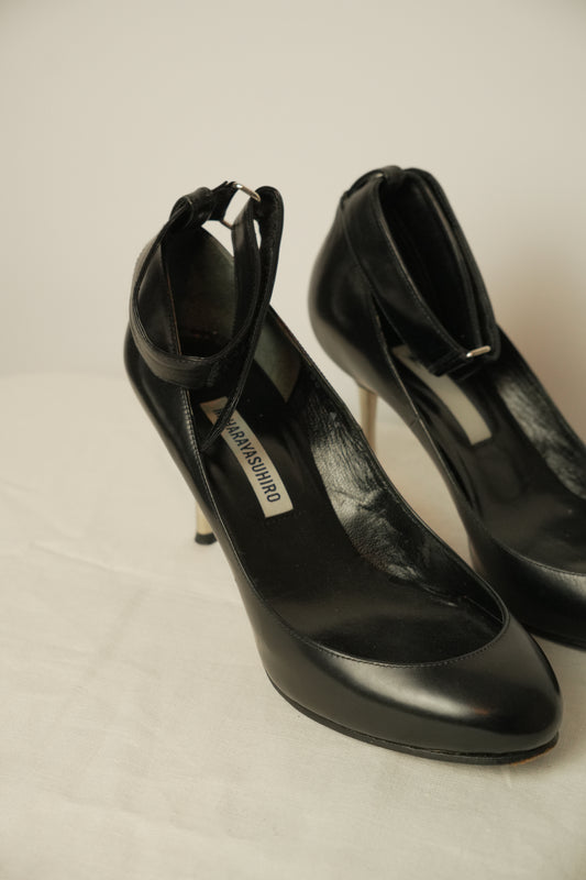 Mihara Yasuhiro Toe Cleavage Leather Metal Pumps w Ankle Strap Sz24