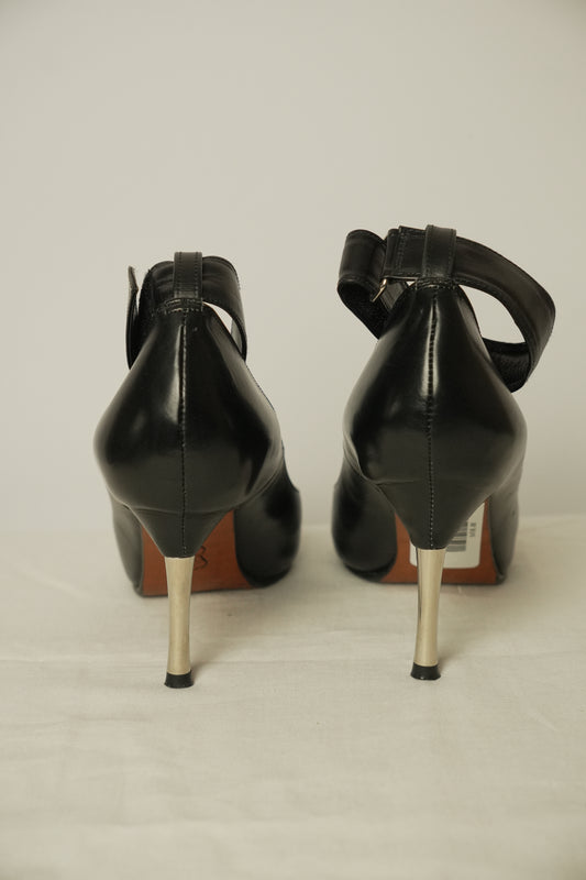 Mihara Yasuhiro Toe Cleavage Leather Metal Pumps w Ankle Strap Sz24