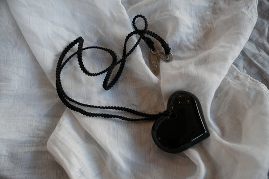 DKNY Donna Karan New York Necklace Black Heart Pendant