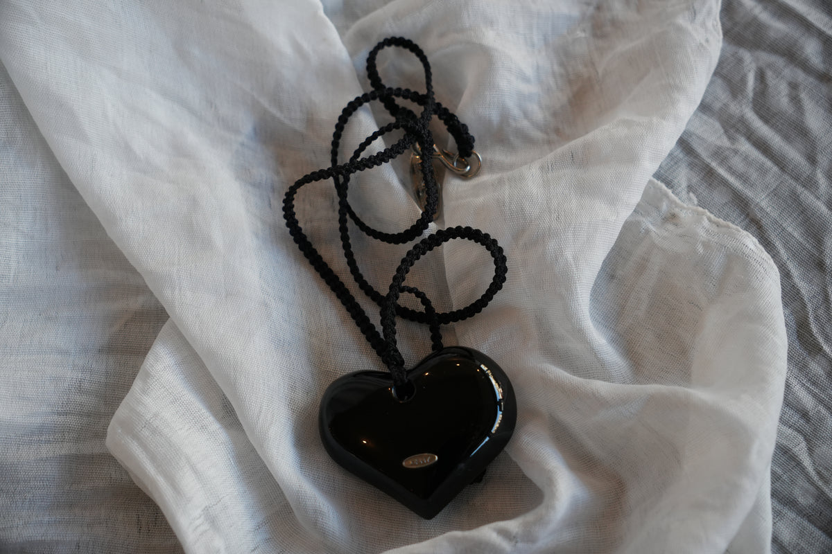 DKNY Donna Karan New York Necklace Black Heart Pendant