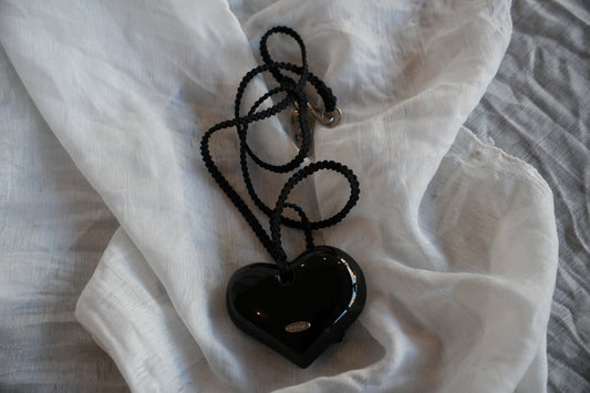 DKNY Donna Karan New York Necklace Black Heart Pendant